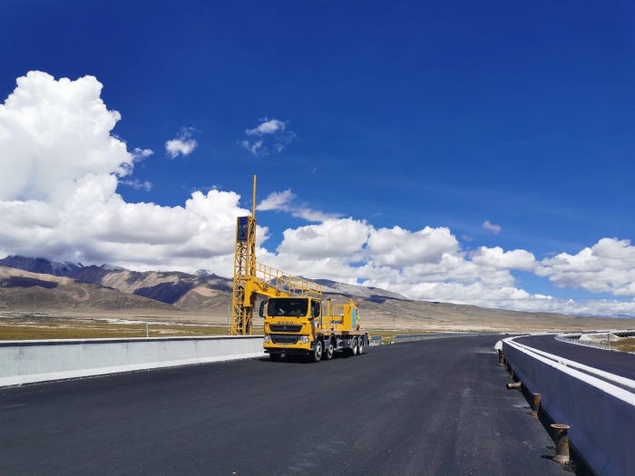 天游TY8线路检测中心桥梁检测车助力雅安高速检修